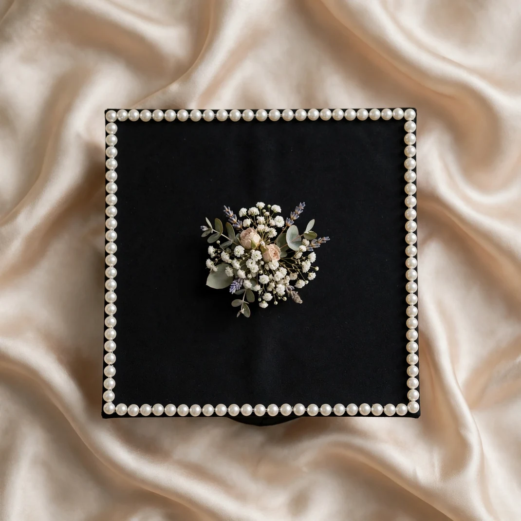 Design 06 Pearl Border Elegant Cap