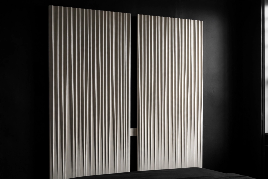 Design 6 Float An Ivory Fluted Headboard On Ebony